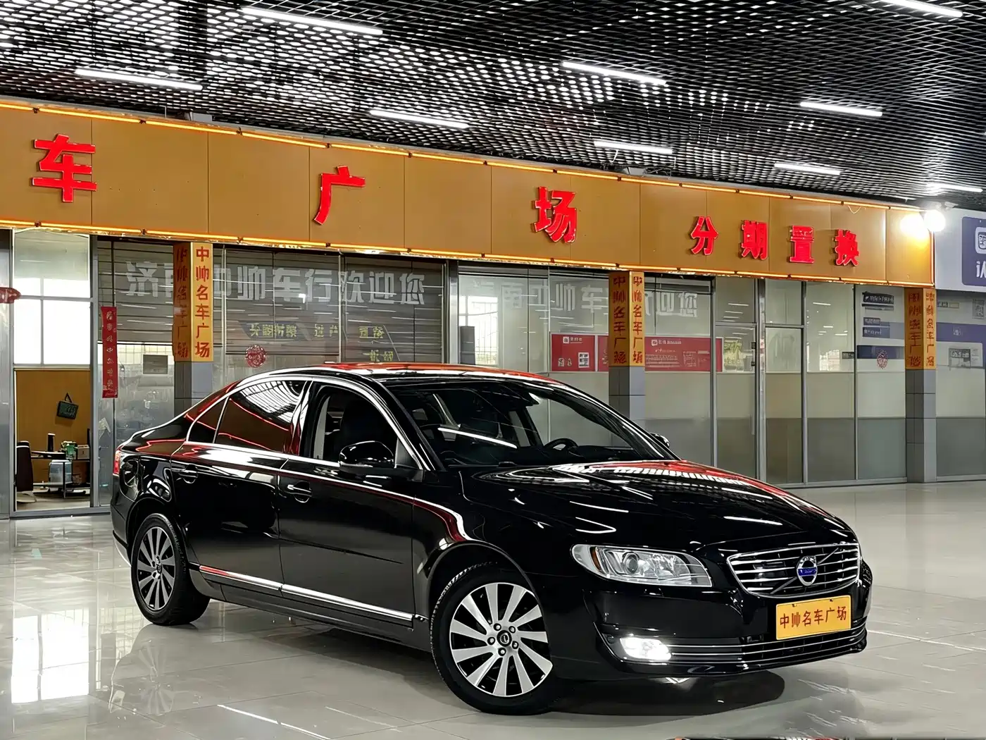 Volvo S80L 2015 2.0T T5 Inscription Edition фото 3