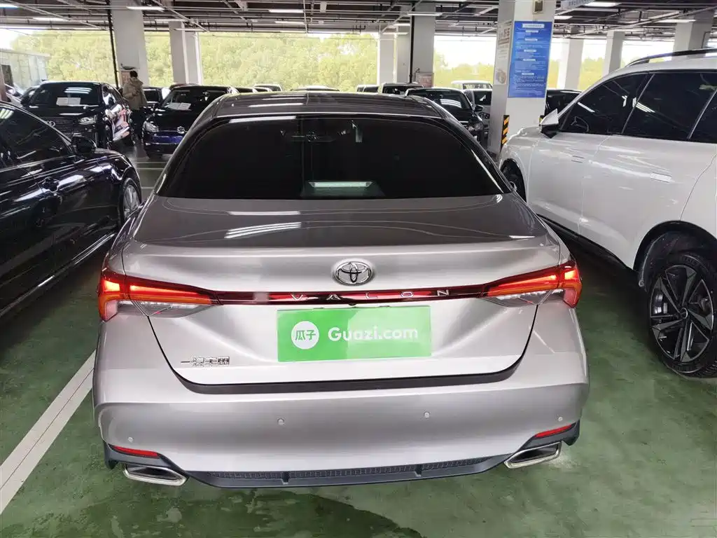 Toyota Avalon 2022 2.0L Luxury Edition фото 6