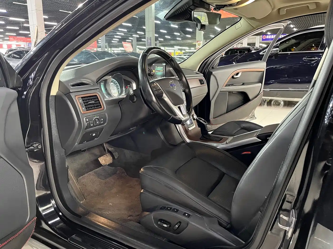 Volvo S80L 2015 2.0T T5 Inscription Edition фото 7
