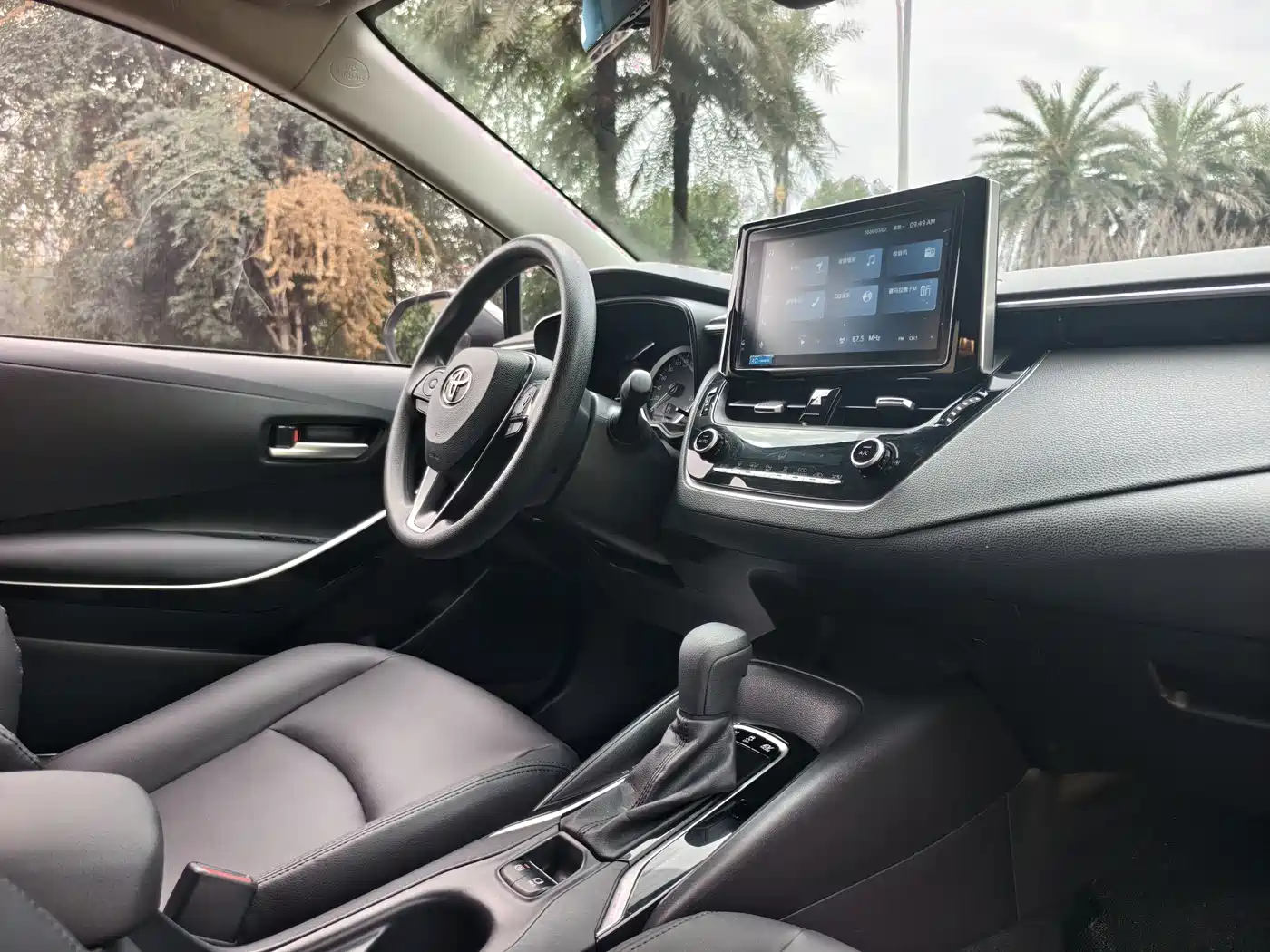 Toyota Corolla 2022 Hybrid 1.8L E-CVT Pioneer Edition фото 12