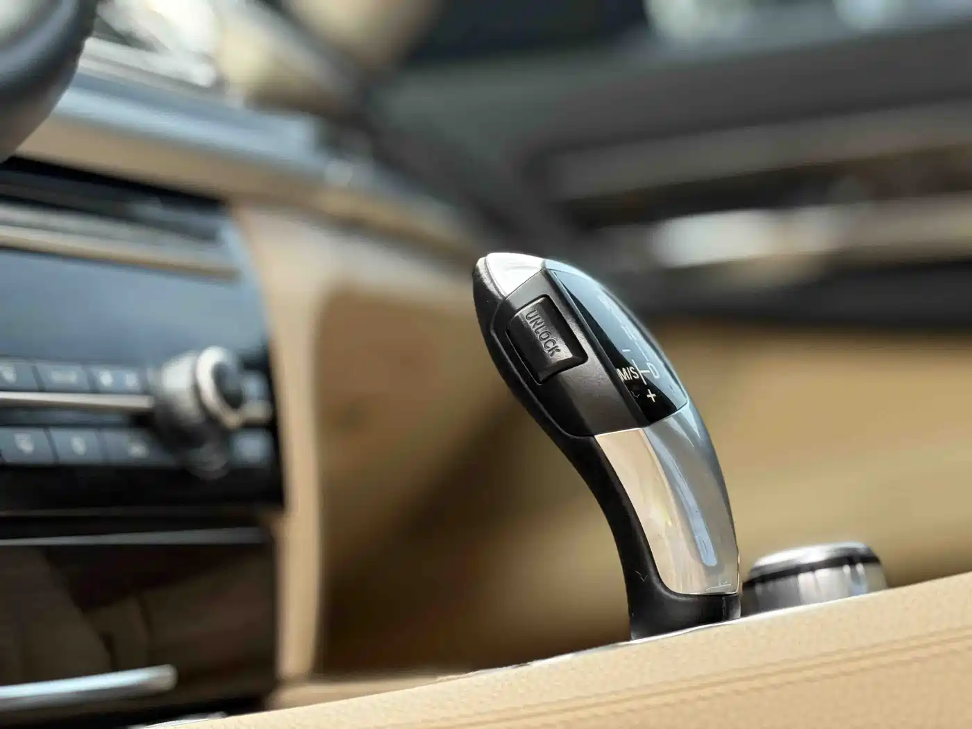 BMW 7 Series 2009 Model 740Li Leading Edition фото 10