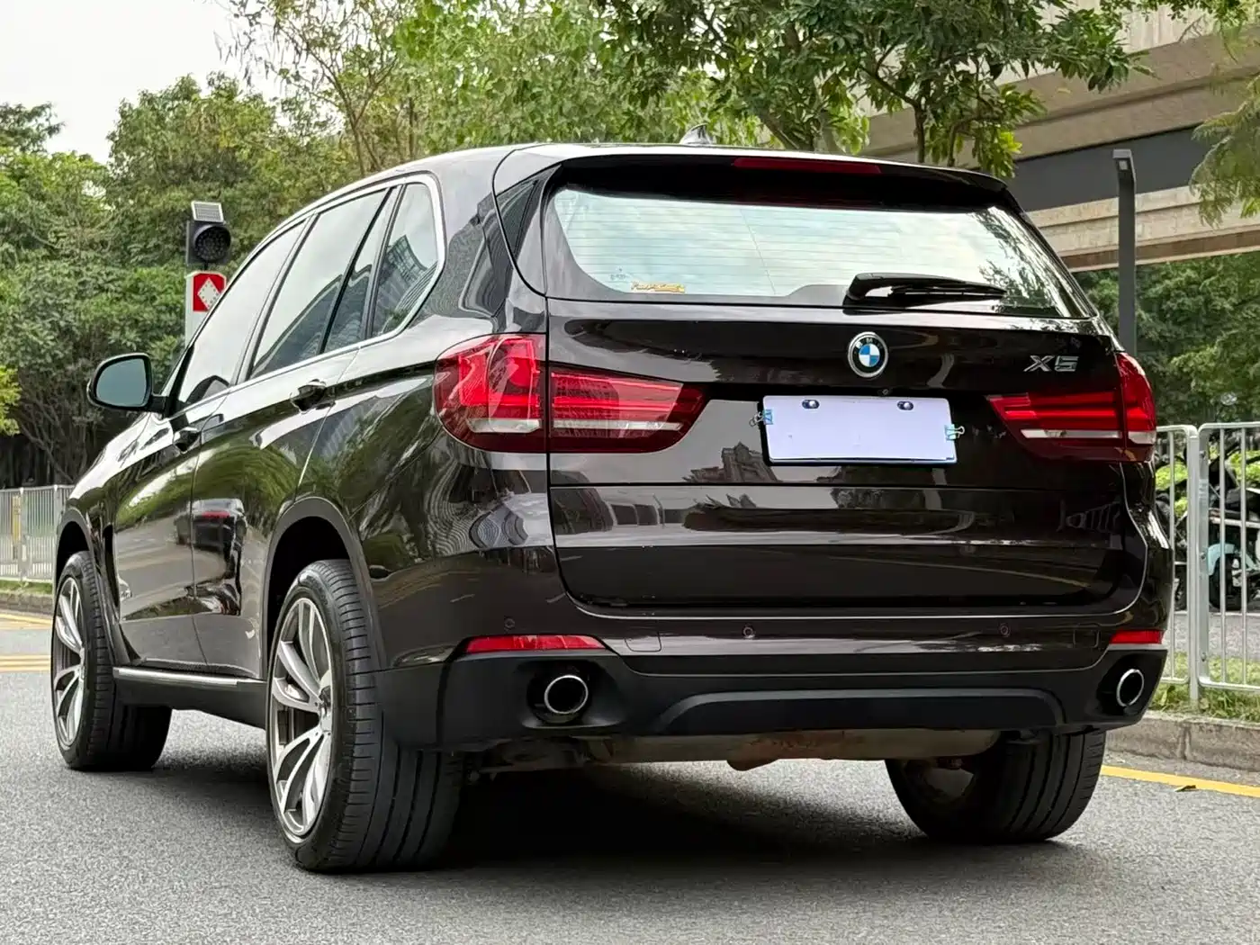 BMW X5 (Import) 2017 xDrive35i Leading Edition фото 17