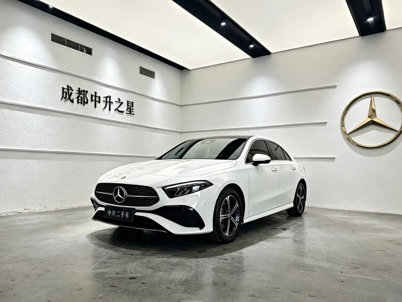 MERCEDES-BENZ CLASS A 2024