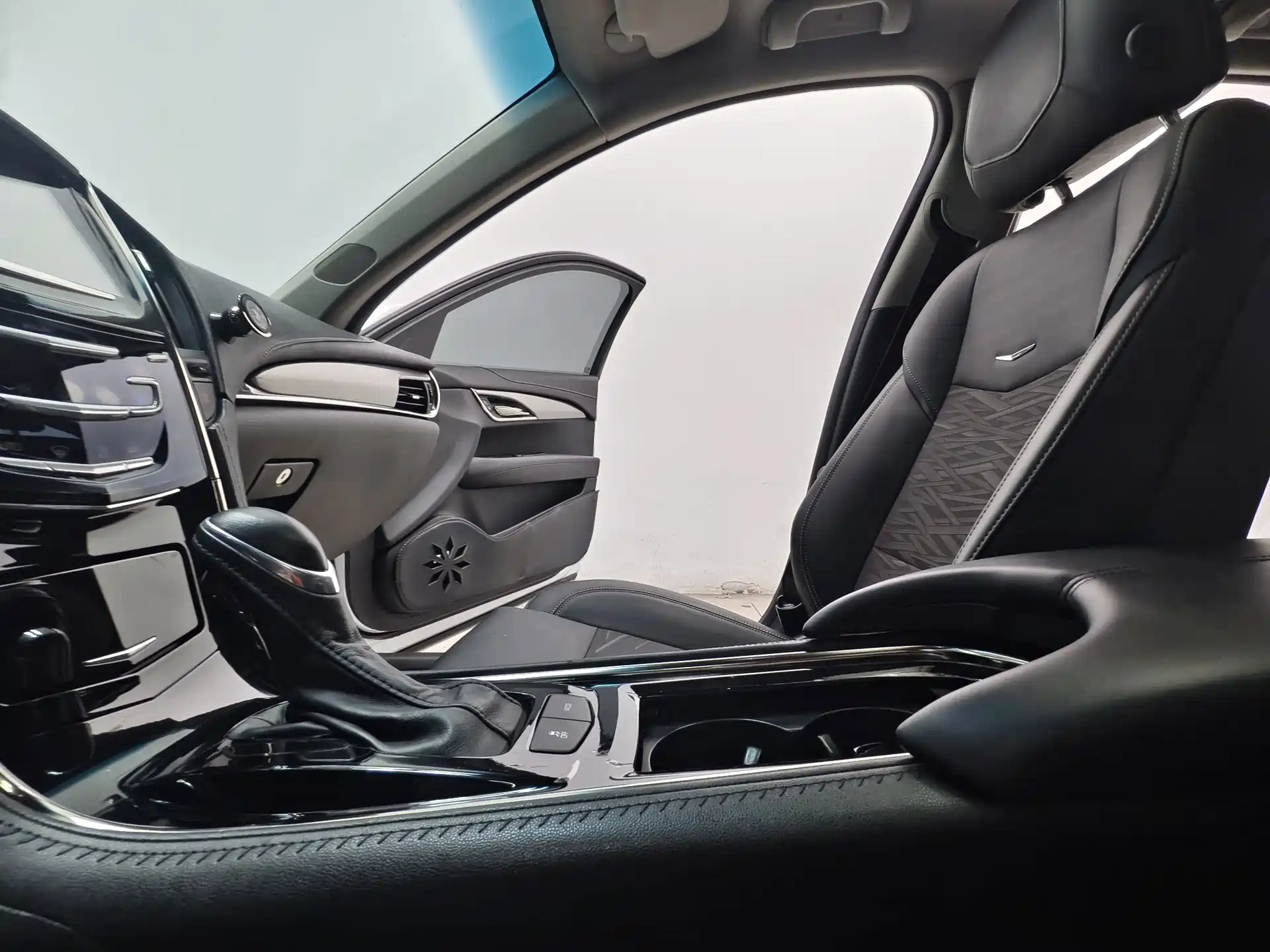 Photo 12 - Cadillac ATS-L