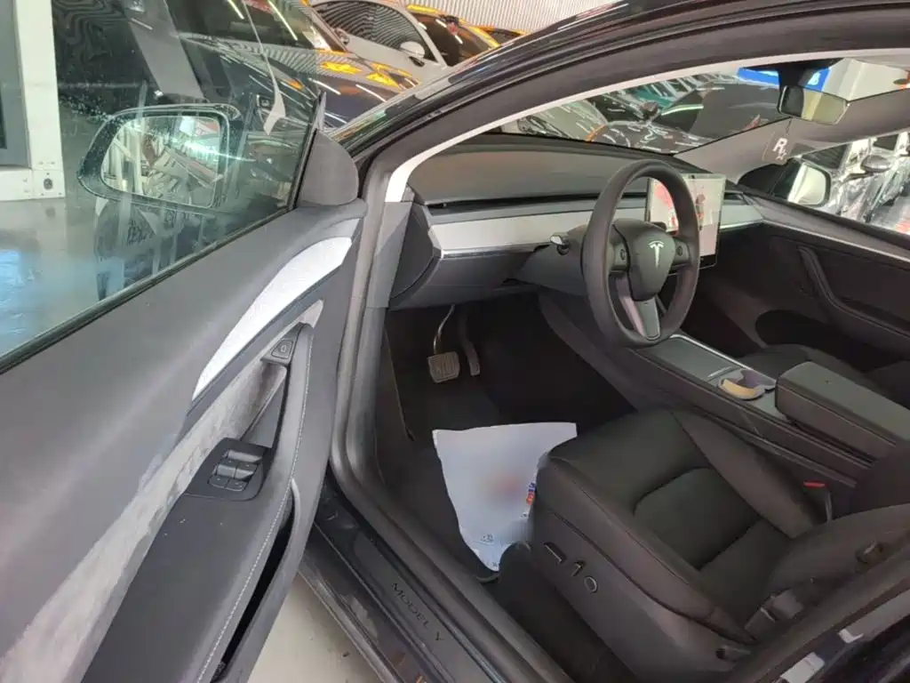 Фото 16 - Tesla Model Y