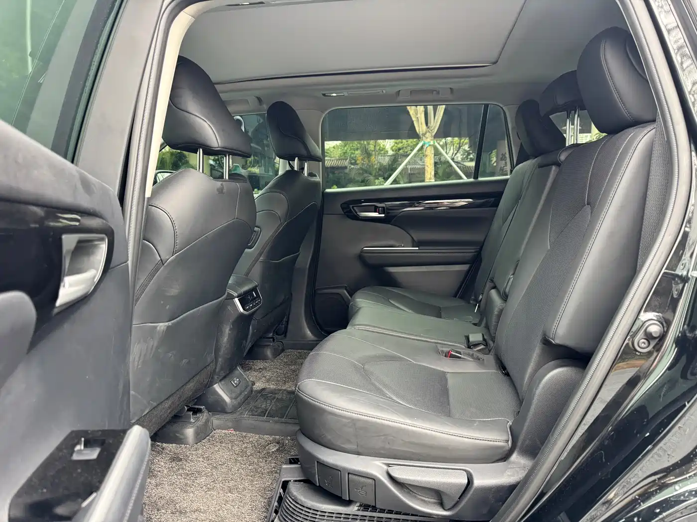 Toyota Highlander 2024 2.5L Smart Hybrid 4WD Luxury 7-seater фото 15
