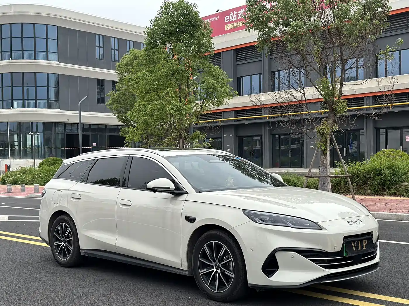 BYD Seal 06 DM-i Touring 2025 DM-i 150KM Premium фото 3