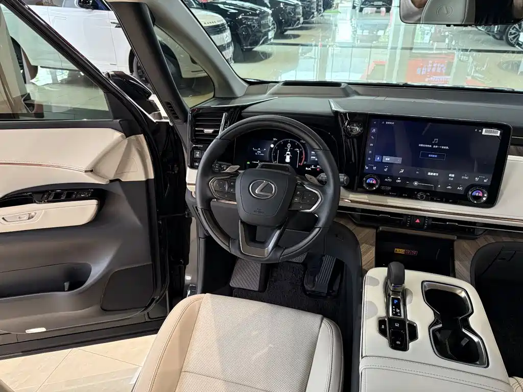 Lexus LM 2026 2025 Model 500h Six-Seater Prestige Edition