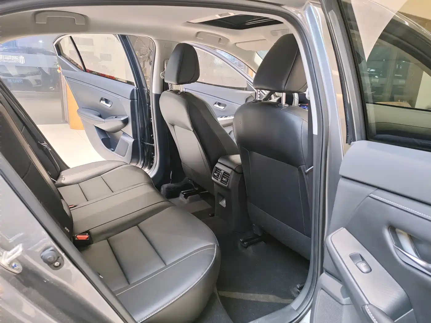 Nissan SYLPHY, миниатюра 12