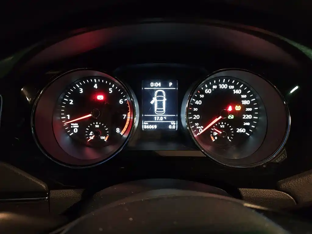 Volkswagen Sagitar 2017 230TSI Automatic Luxury фото 4