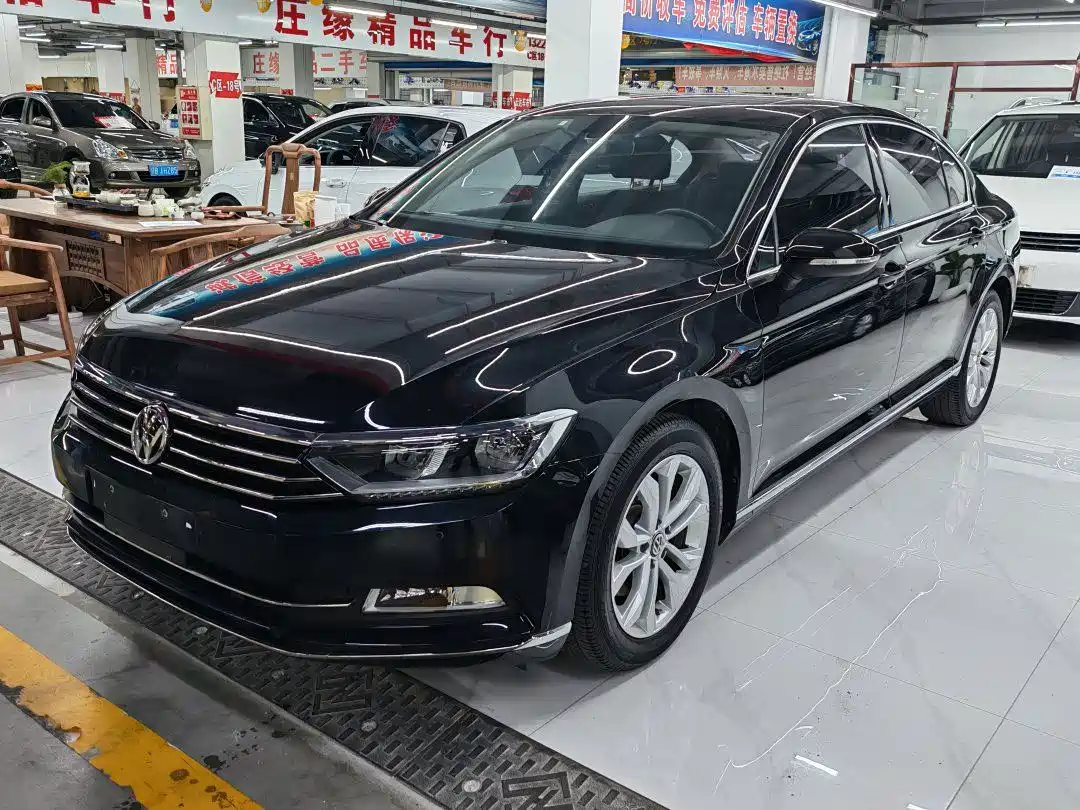 Volkswagen Magotan 2018 Facelift 330TSI DSG Luxury фото 2