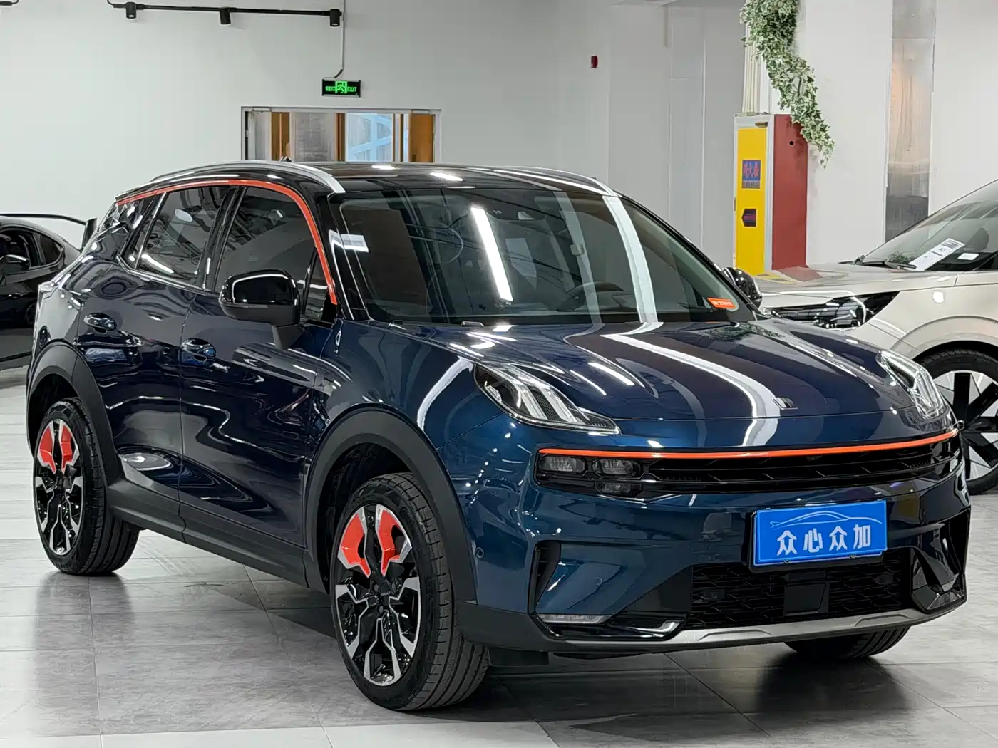 Lynk & Co 06 2020 1.5T Halo фото 3