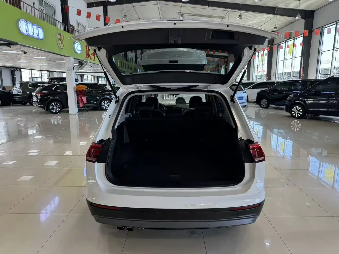 Volkswagen Tiguan L 2019 330TSI Automatic 2WD Trend Edition China VI фото 16