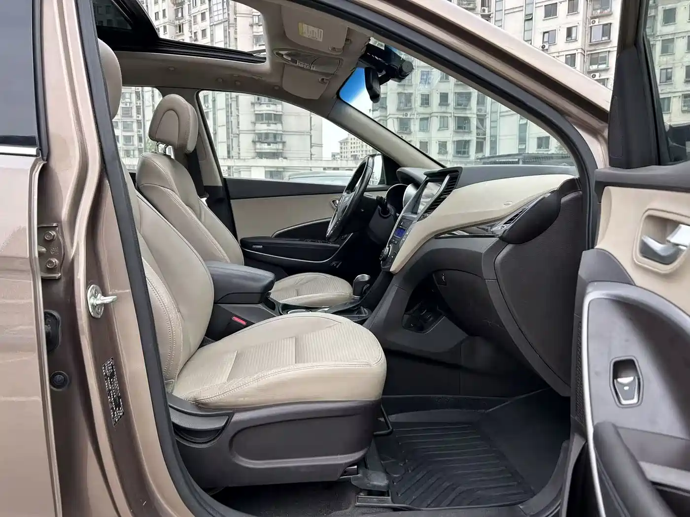 Hyundai Santa Fe 2013 Model 2.4L Automatic 2WD Smart фото 17