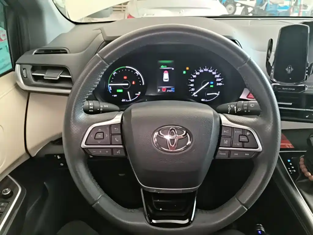 Toyota Sienna 2025 2024 2.5L Hybrid 4WD Premium Edition