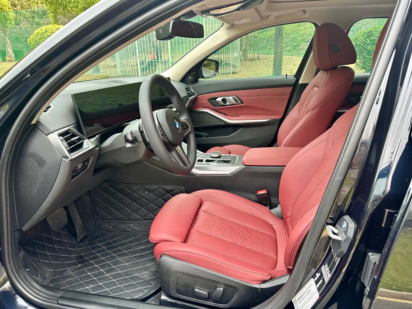 BMW 3 Series 2024 325Li M Sport Shadowline Package фото 10