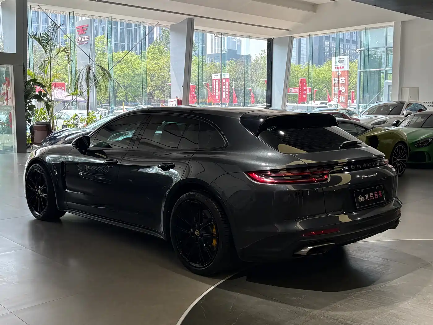 Porsche Panamera 2017 Panamera 4 Sport Turismo 3.0T фото 21