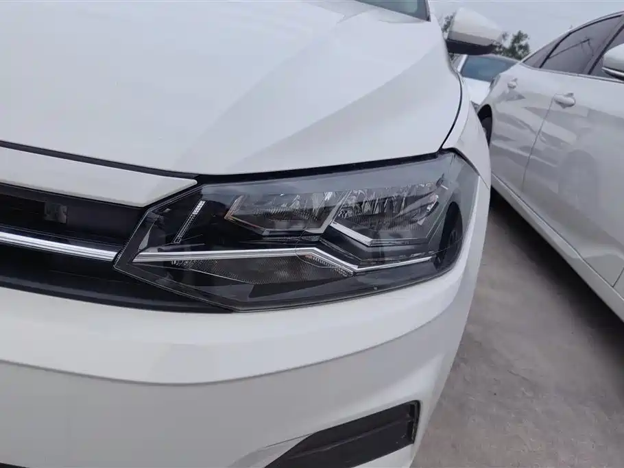Volkswagen Polo 2019 Plus 1.5L Automatic Colorful Tech Edition фото 5