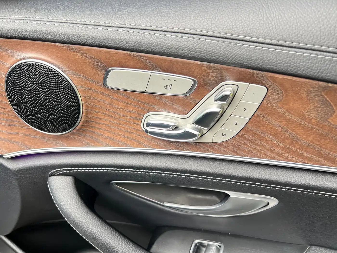 Mercedes-Benz E-Class 2016 E 300 L Fashion Type фото 10