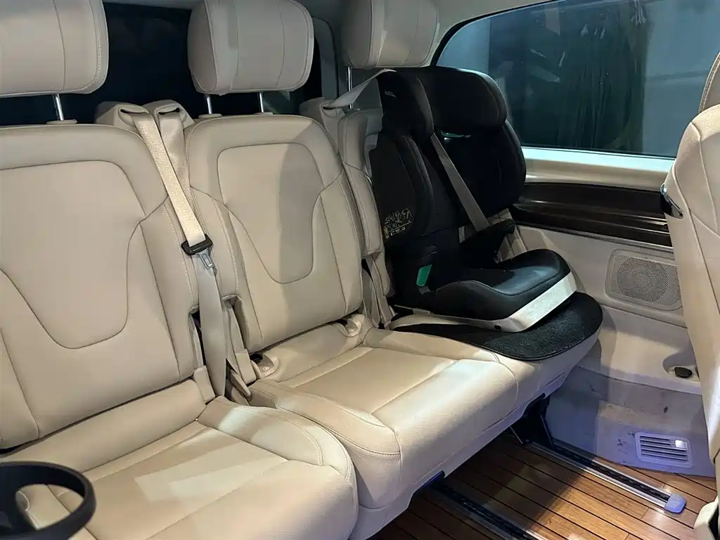 Mercedes-Benz V-Class 2022 V 260 Pilot Edition фото 10