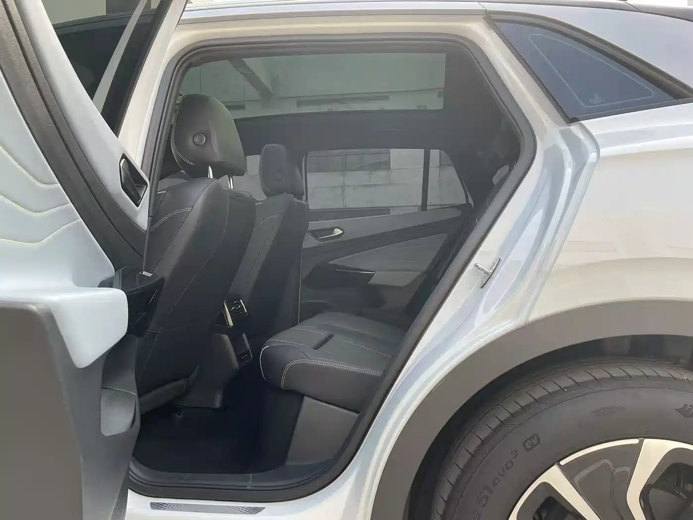 Volkswagen ID.4 X 2023 Pure Smart Edition фото 6