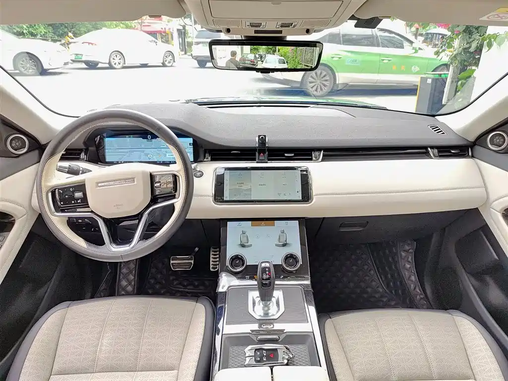 Land Rover Range Rover Evoque 2021 Range Rover Evoque L 249PS R-Dynamic First Edition Launch Edition фото 10
