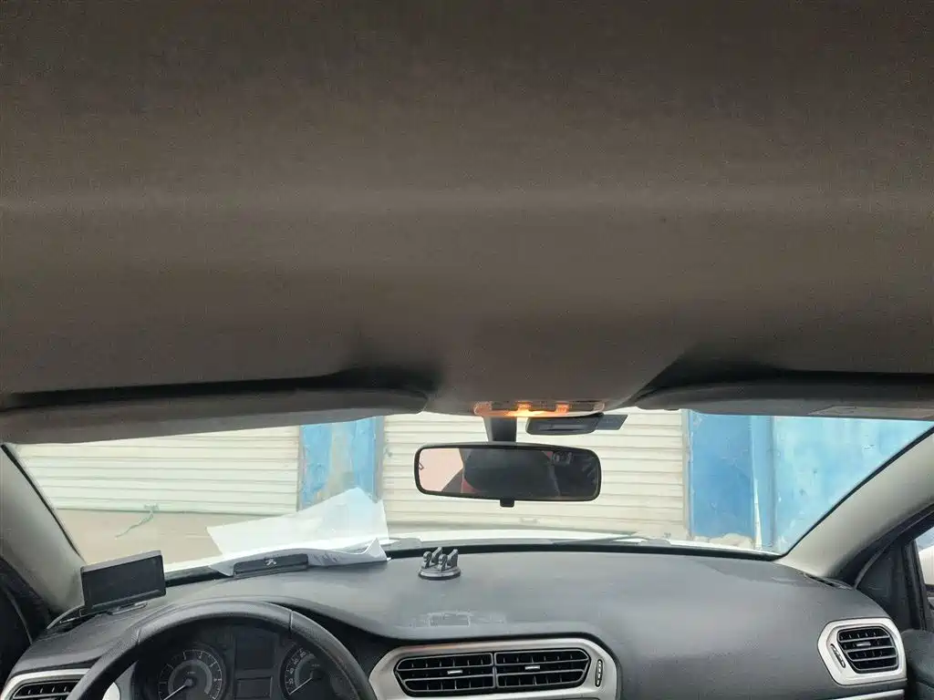 Peugeot 301 2016 1.6L Manual Comfort Edition фото 9