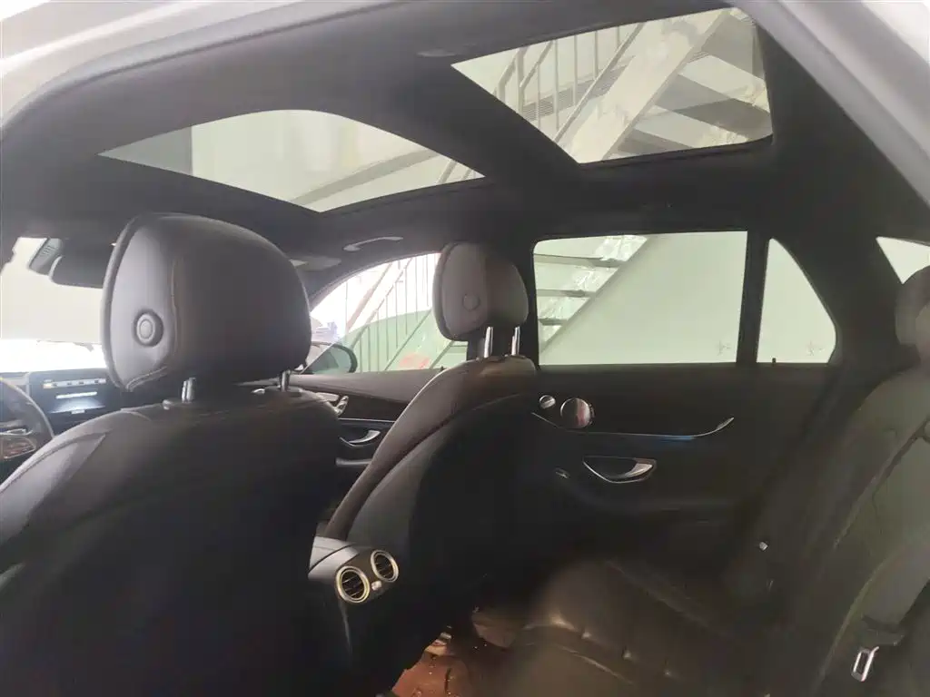Mercedes-Benz GLC 2018 Facelift GLC 260 4MATIC Luxury фото 18