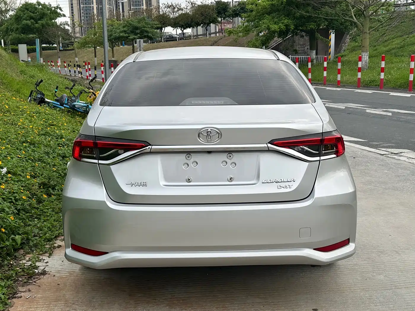 Toyota Corolla 2019 1.2T S-CVT GL-i Luxury Edition фото 4