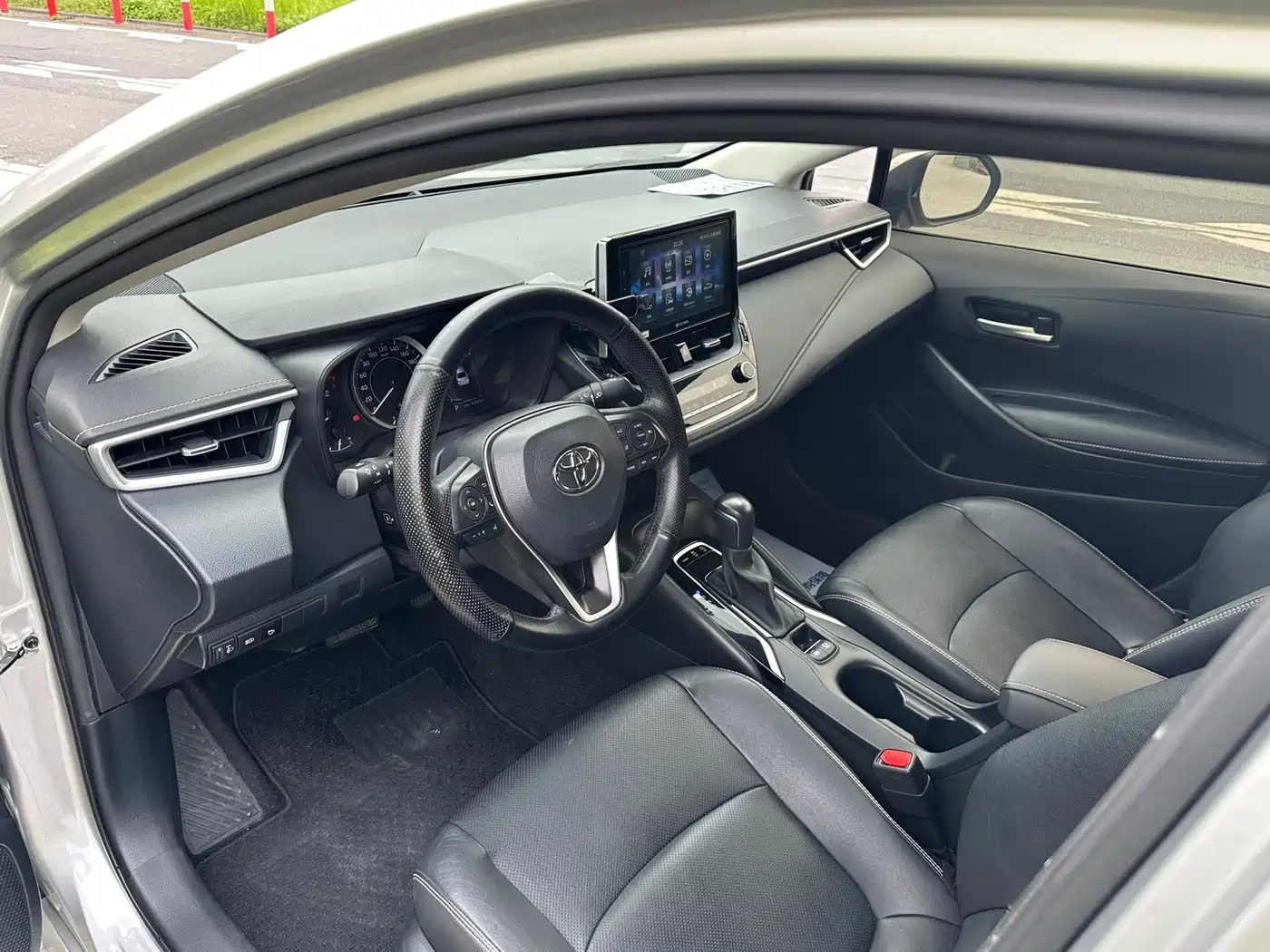 Toyota Corolla 2019 1.2T S-CVT GL-i Luxury Edition фото 9