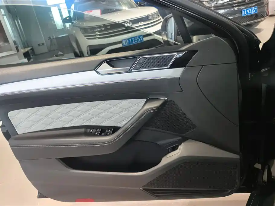 Volkswagen Magotan 2024 2 Million Units Public Sharing Edition 330TSI DSG Luxury фото 7