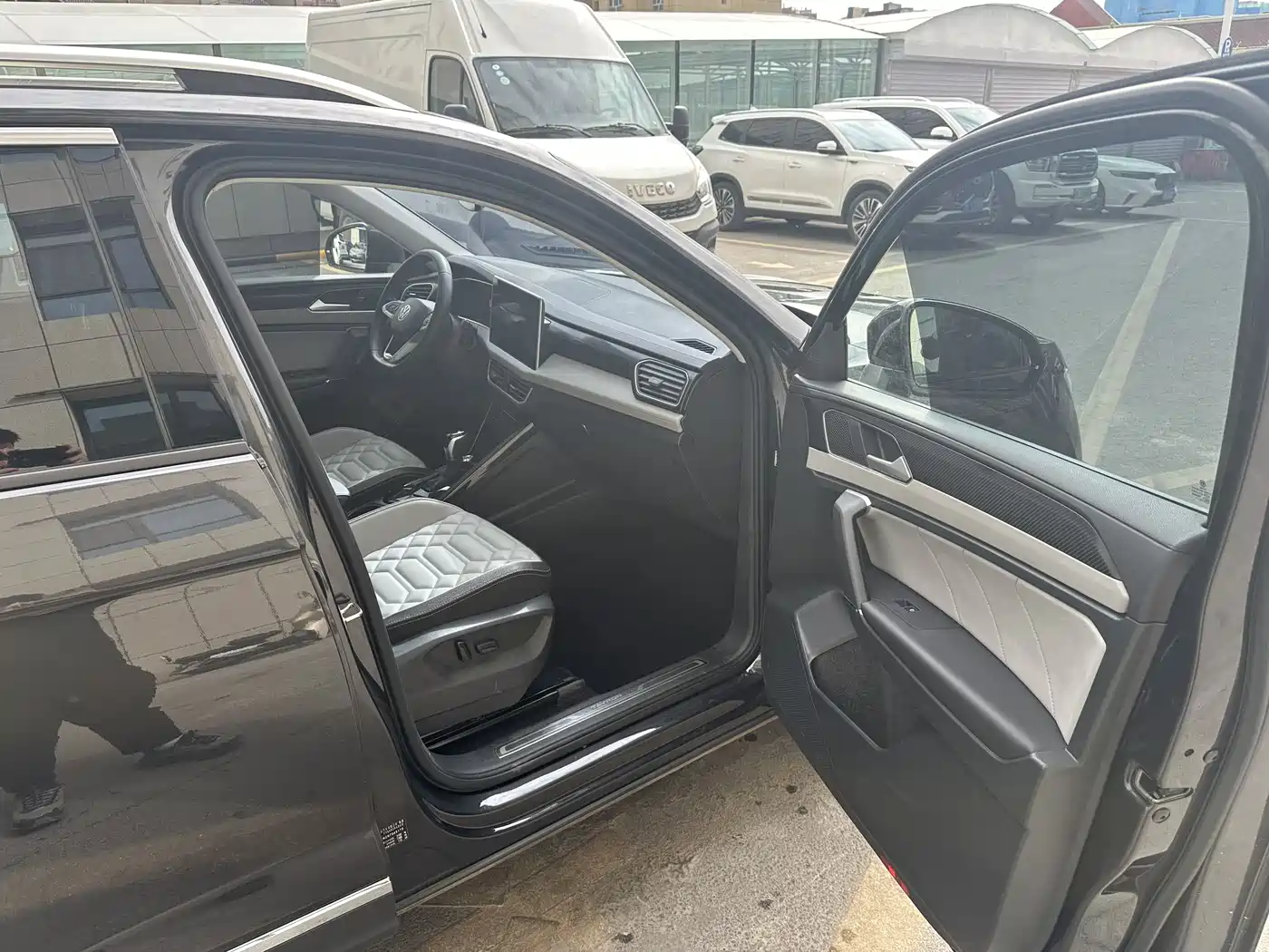Volkswagen Tayron 2023 280TSI 2WD Luxury Plus Advanced Edition фото 9