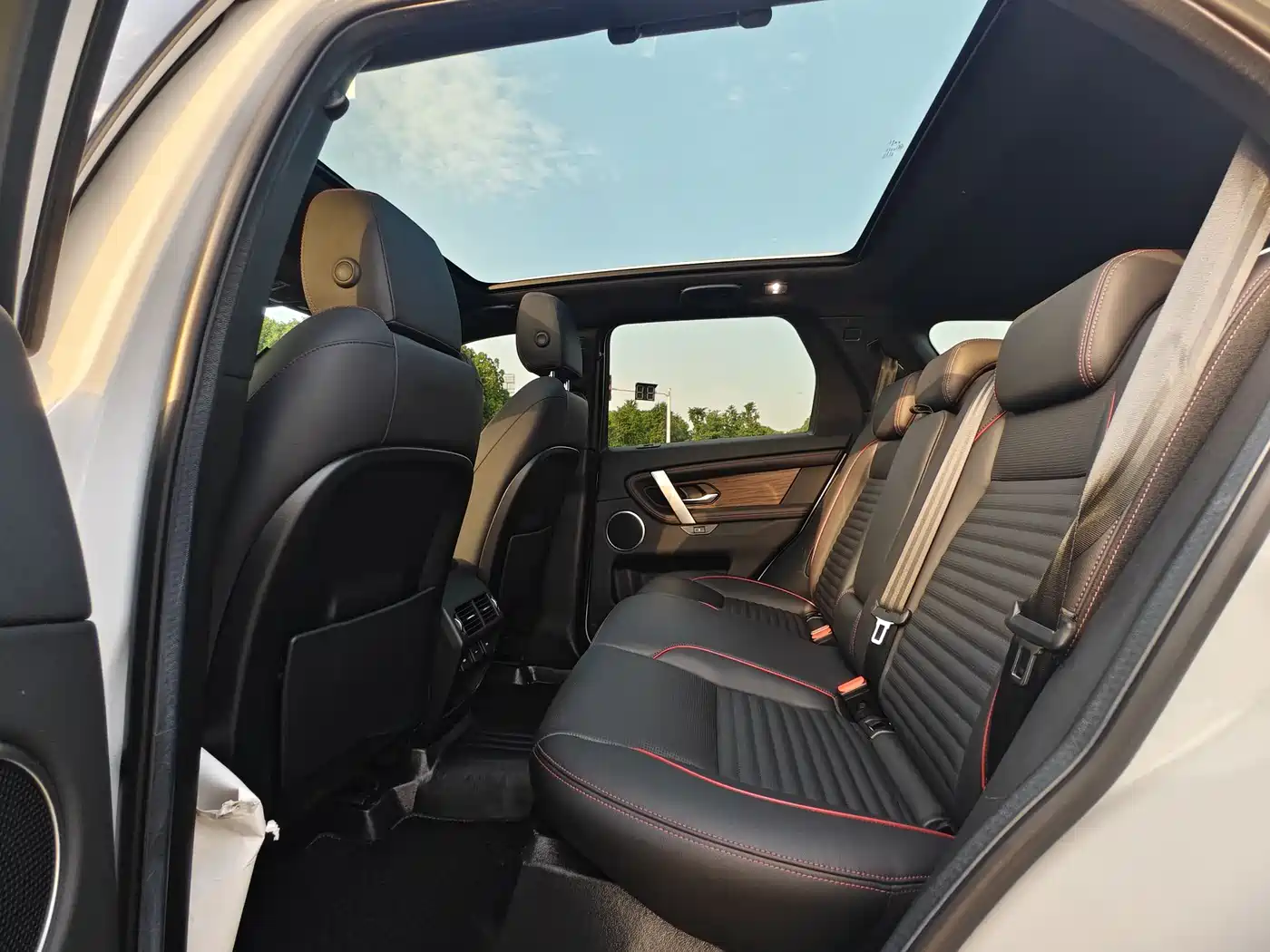 Land Rover Discovery Sport 2022 Model 249PS R-Dynamic S Performance Edition 5-Seater фото 9
