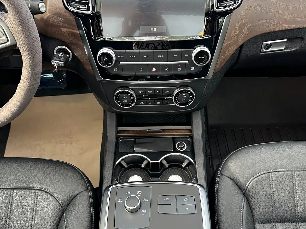BEIJING OFF-ROAD BJ90
