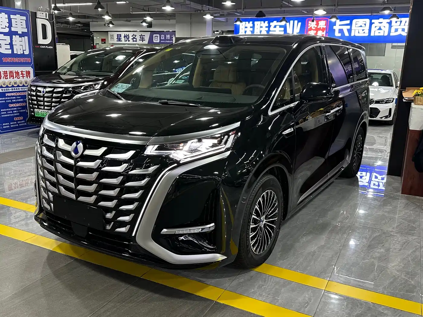 Denza D9 2025 DM-i Smart Drive Edition 1020 AWD Luxury