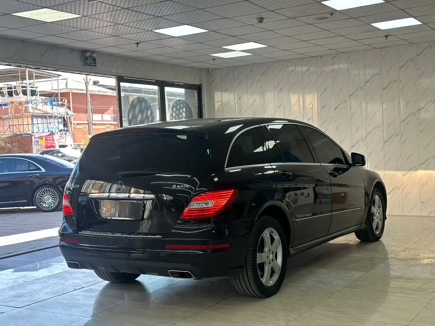 Mercedes-Benz R-Class 2015 R 320 4MATIC Luxury фото 9