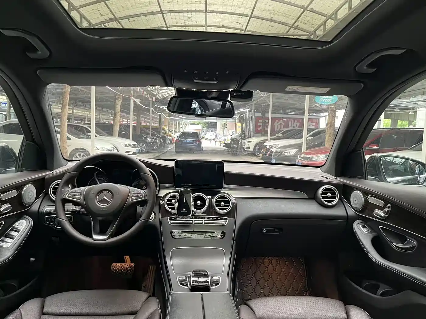 Mercedes-Benz GLC 2017 GLC 260 4MATIC Luxury фото 8