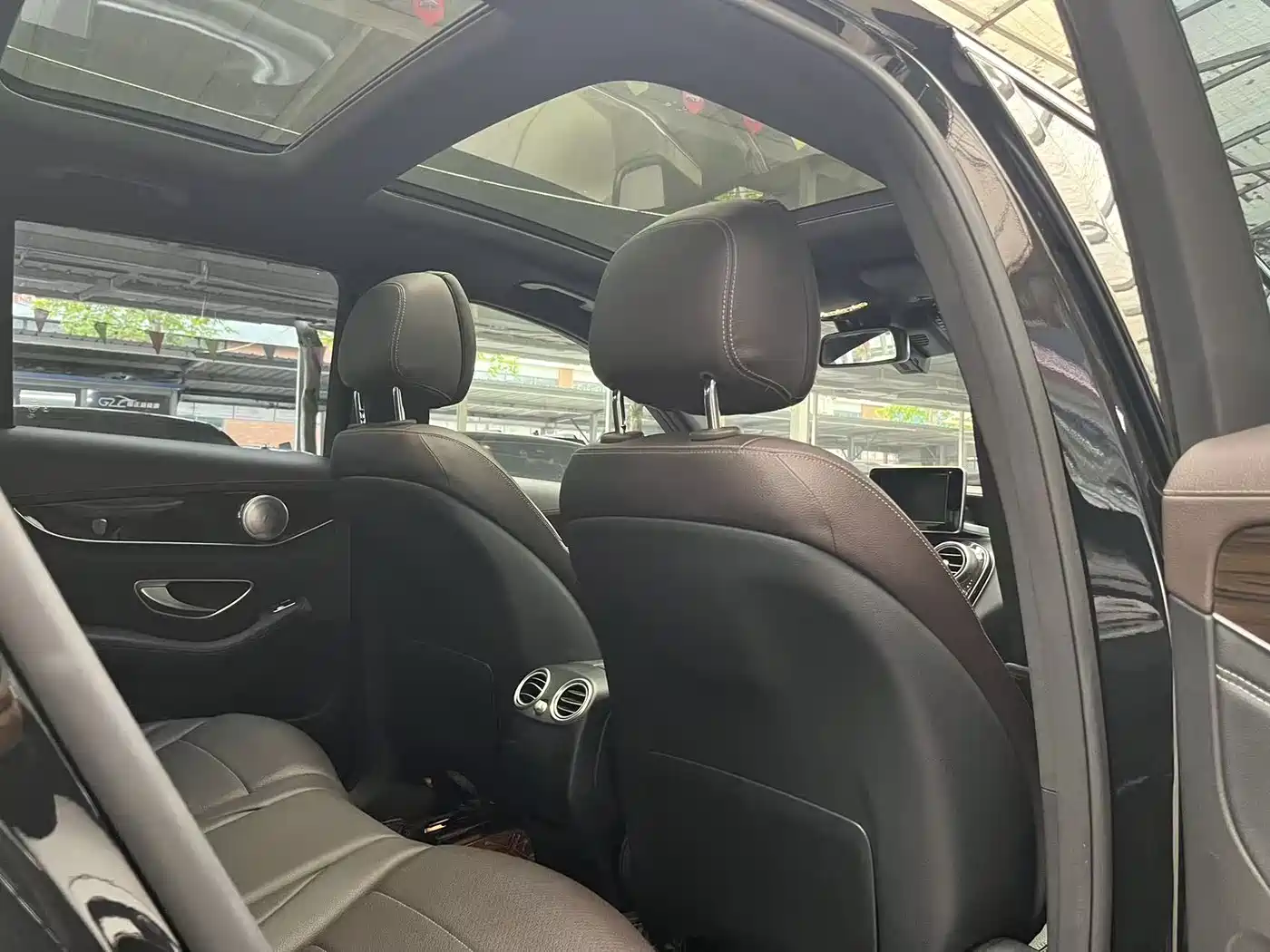 Mercedes-Benz GLC 2017 GLC 260 4MATIC Luxury фото 21