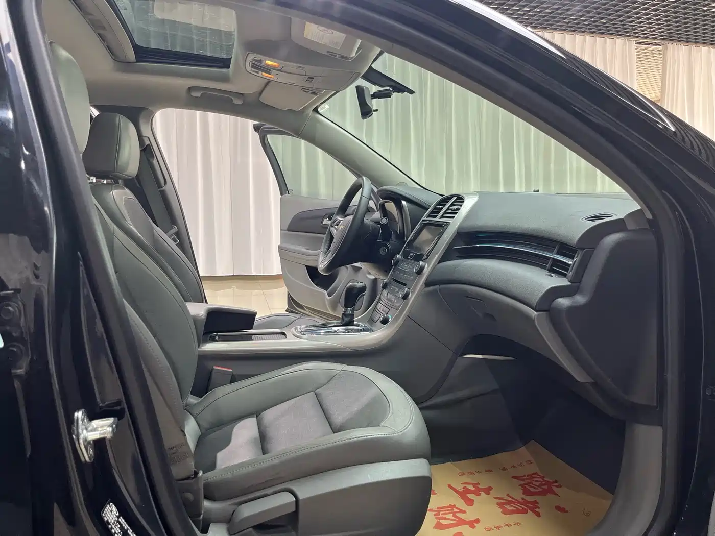 Chevrolet Malibu 2013 2.0L Automatic Luxury Edition фото 12