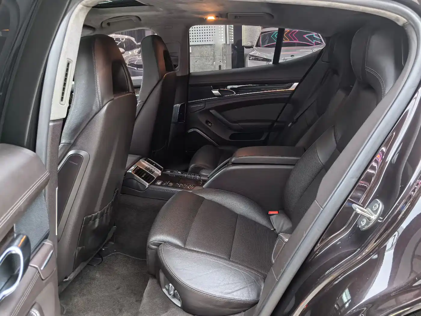 Фото 8 - Porsche Panamera