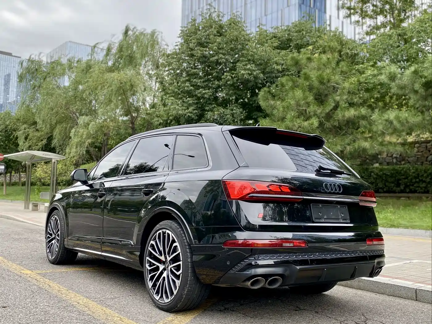 Audi SQ7 2024 4.0 TFSI фото 3