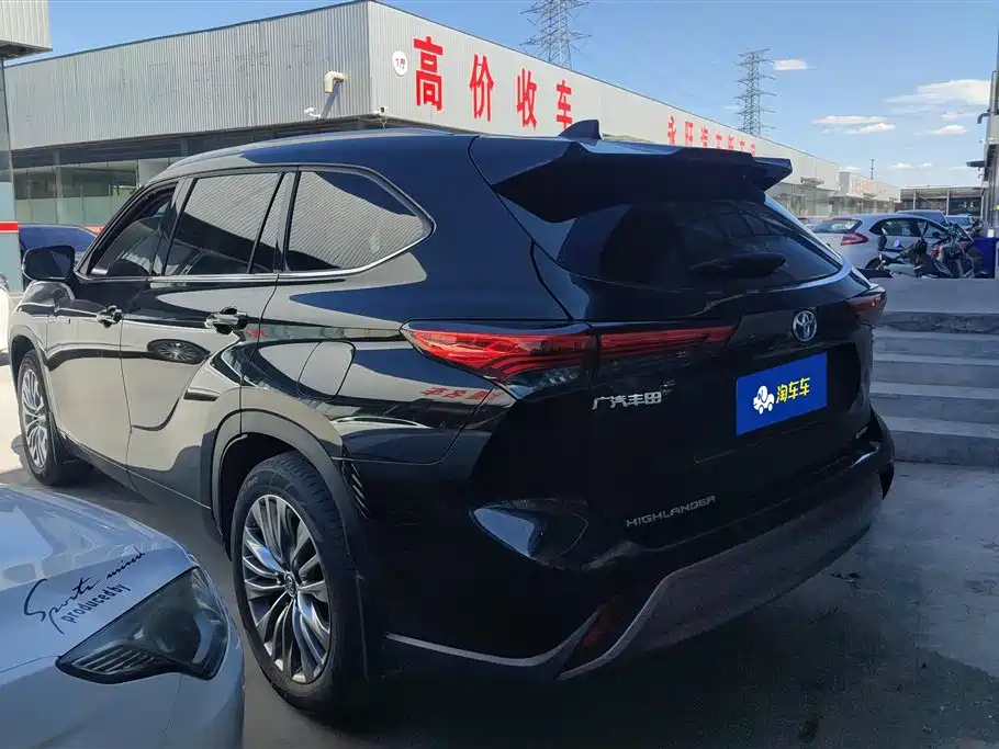Toyota Highlander 2022 Model Dual Engine 2.5L 4WD Premium Edition 7-Seater фото 3