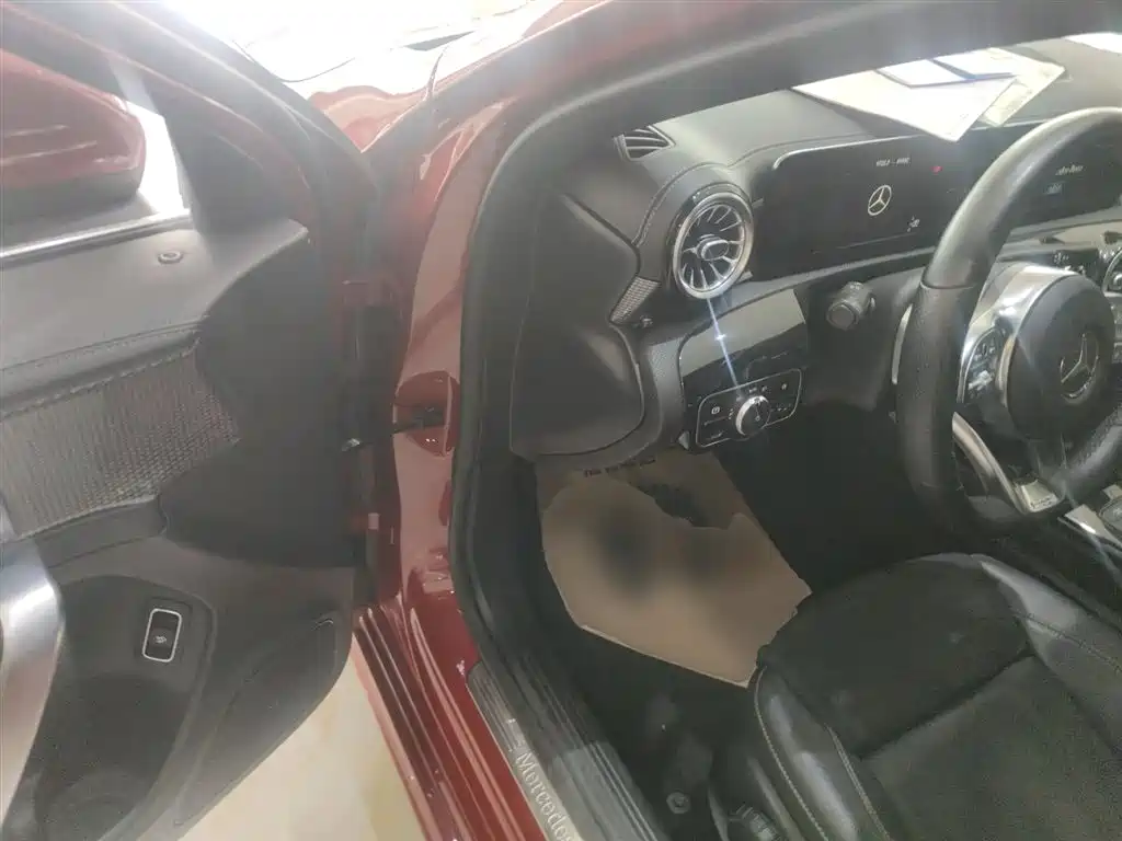 Mercedes-Benz A-Class 2020 A 180 L Sport Sedan фото 16