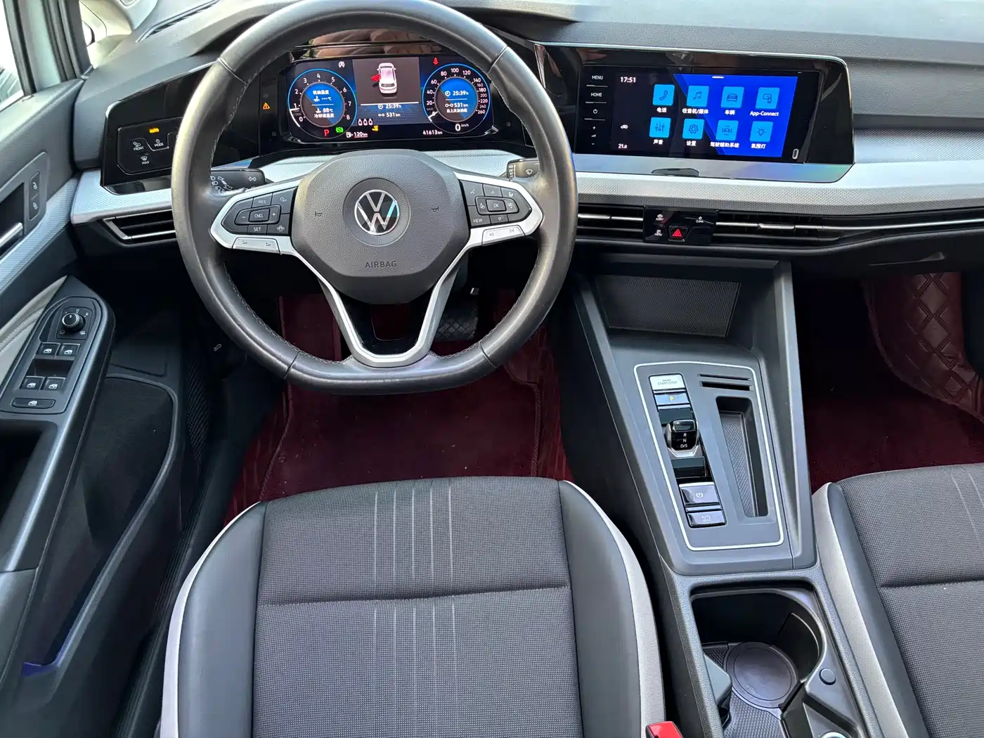 Volkswagen Golf 2021 280TSI DSG 30th Anniversary Edition фото 12