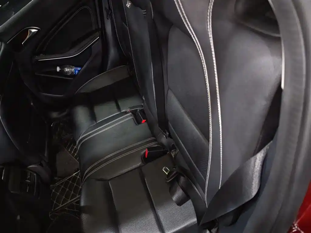 Mercedes-Benz GLA 2019 GLA 200 Dynamic фото 12