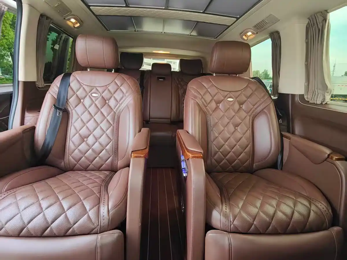 Mercedes-Benz Vito 2018 2.0T Business Edition China VI фото 11