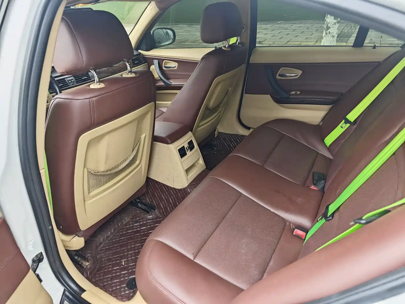 BMW 3 Series 2012 320i Luxury фото 16