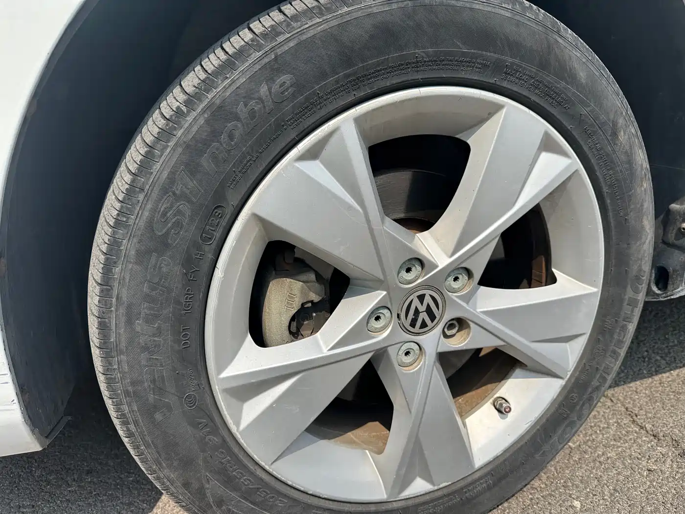 Volkswagen Bora 2013 1.6L Manual Comfort Model фото 8