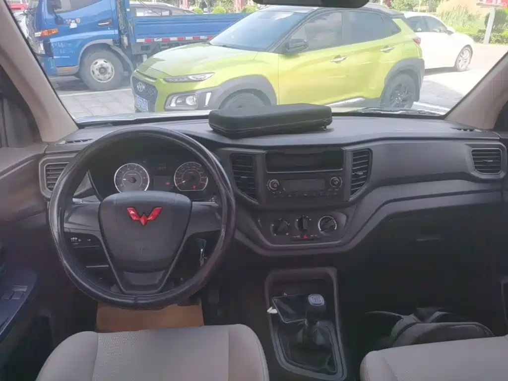 Wuling Motors Wuling Hongguang V 2023 2022 1.5L Dynamic Edition Hydraulic Power Steering LAR