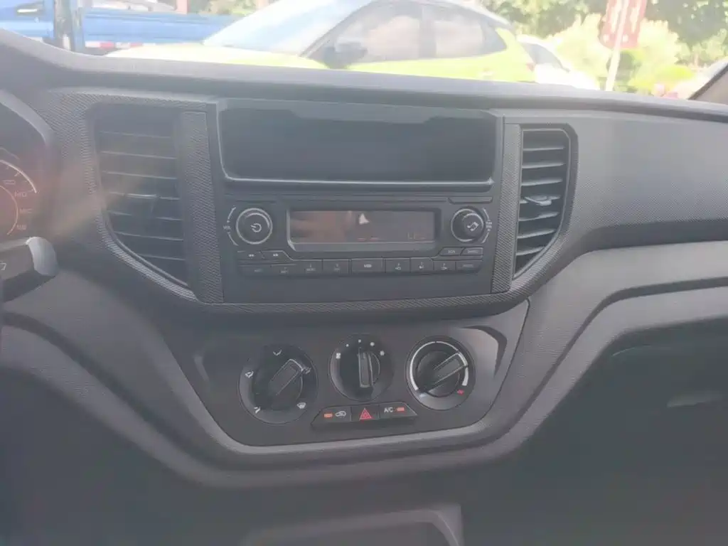 Wuling Motors Wuling Hongguang V 2023 2022 1.5L Dynamic Edition Hydraulic Power Steering LAR